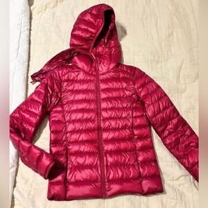Women's Lightweight Hooded Puffer Jacket - Magenta